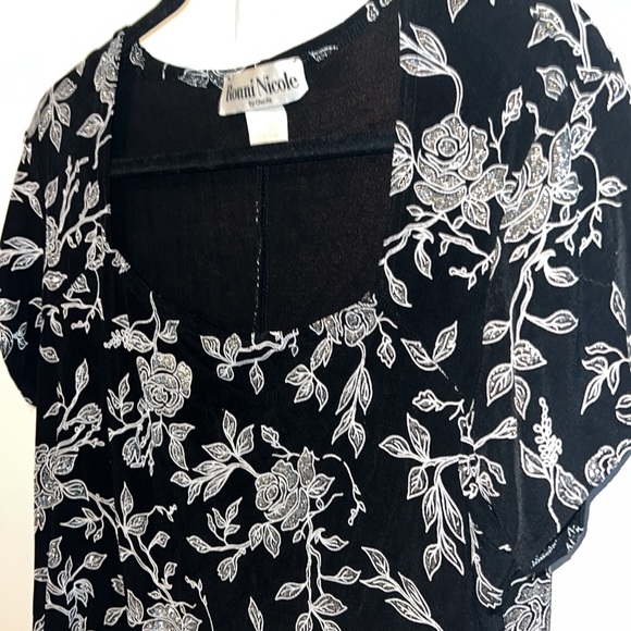 Top - Picture 3 of 4